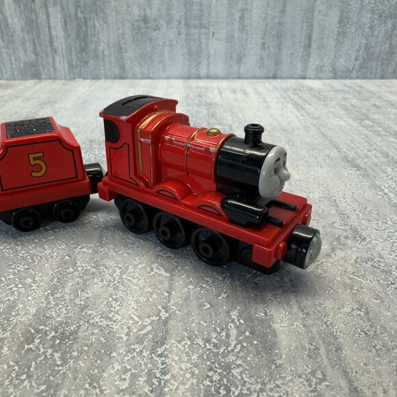 Thomas & Friends Talking James And Tender Diecast Magnetic Train Take N Play - Picture 5 of 7